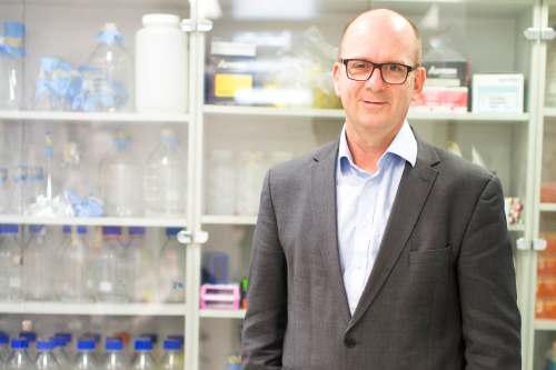 Alfred oncologist Prof Mark Shackleton, who saved Geoff's eyesight.